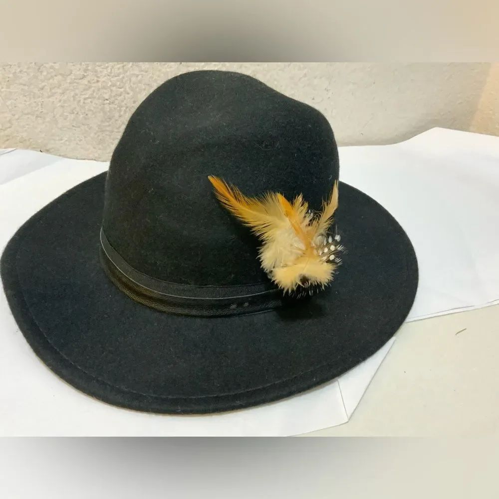 Treasure & Bond Black Felt Wool Fedora Hat Feather Accent Western